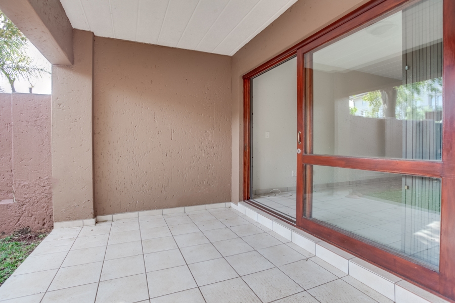 1 Bedroom Property for Sale in Magaliessig Gauteng