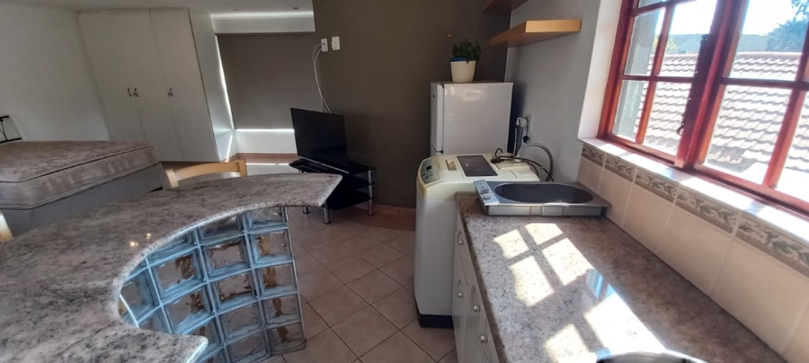 To Let 1 Bedroom Property for Rent in Hurlingham Gauteng