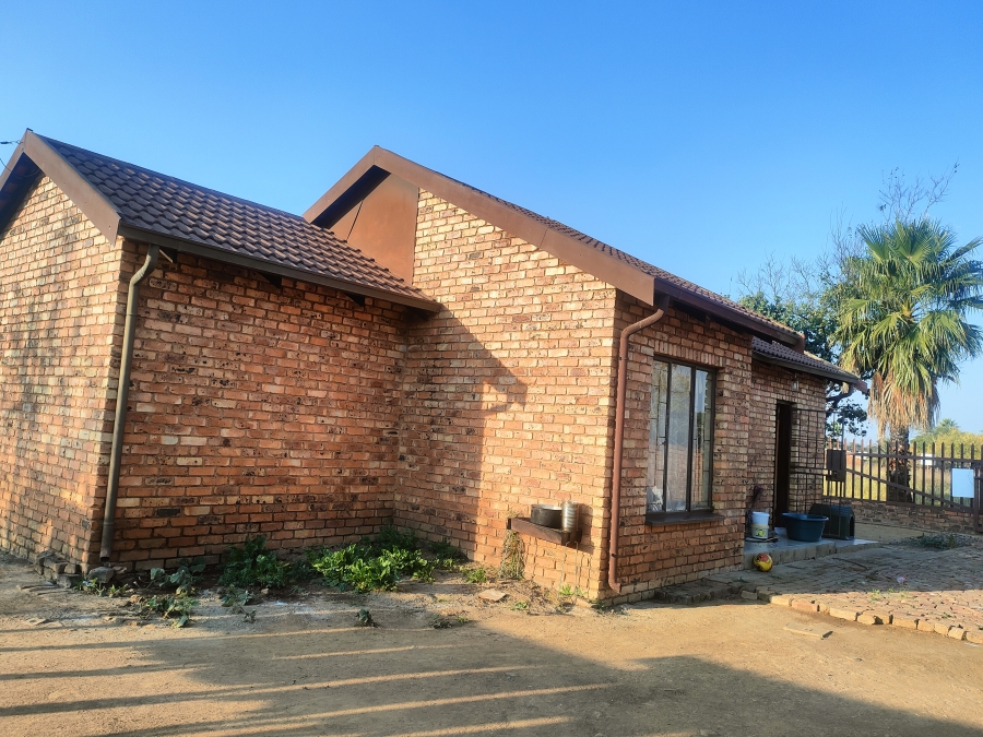 3 Bedroom Property for Sale in Lindo Park Gauteng