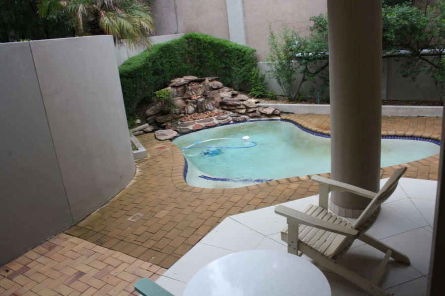 To Let 4 Bedroom Property for Rent in Sandhurst Gauteng