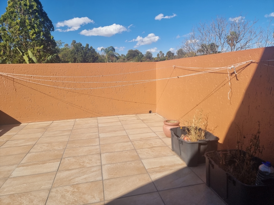 2 Bedroom Property for Sale in Sunninghill Gauteng