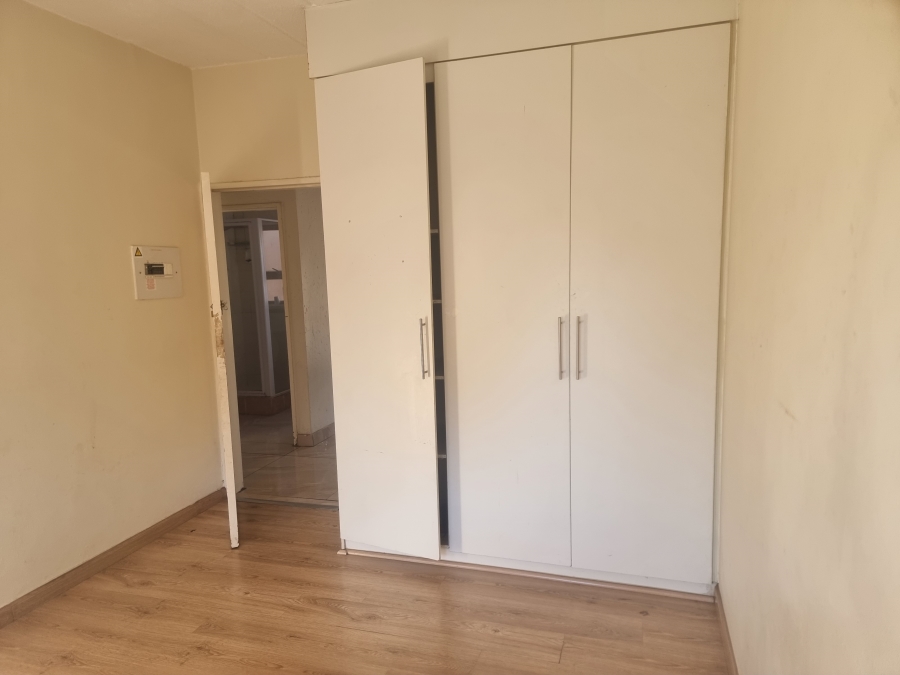 2 Bedroom Property for Sale in Sunninghill Gauteng