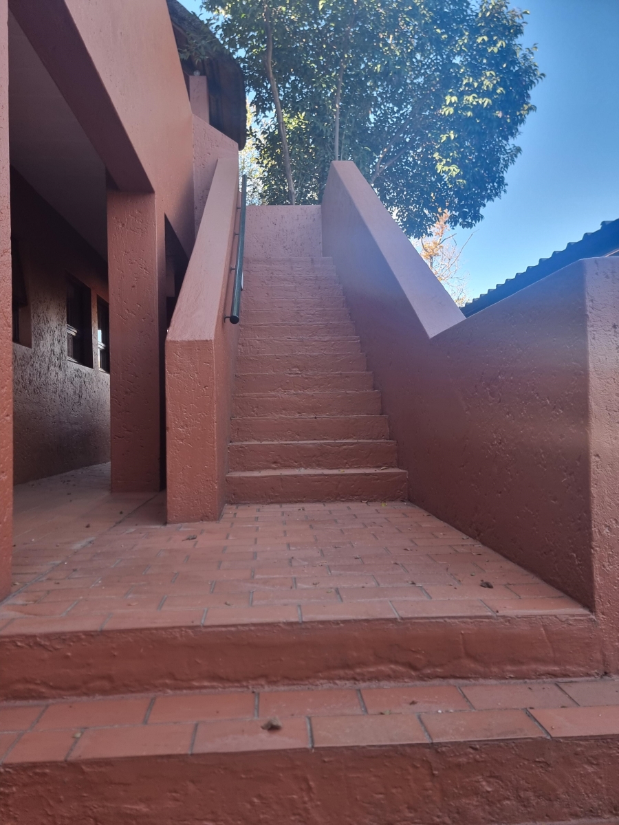 2 Bedroom Property for Sale in Sunninghill Gauteng