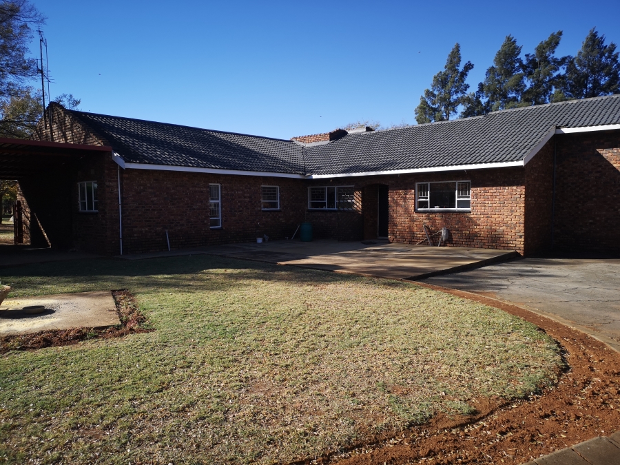 3 Bedroom Property for Sale in Van Der Merwes Kroon Gauteng