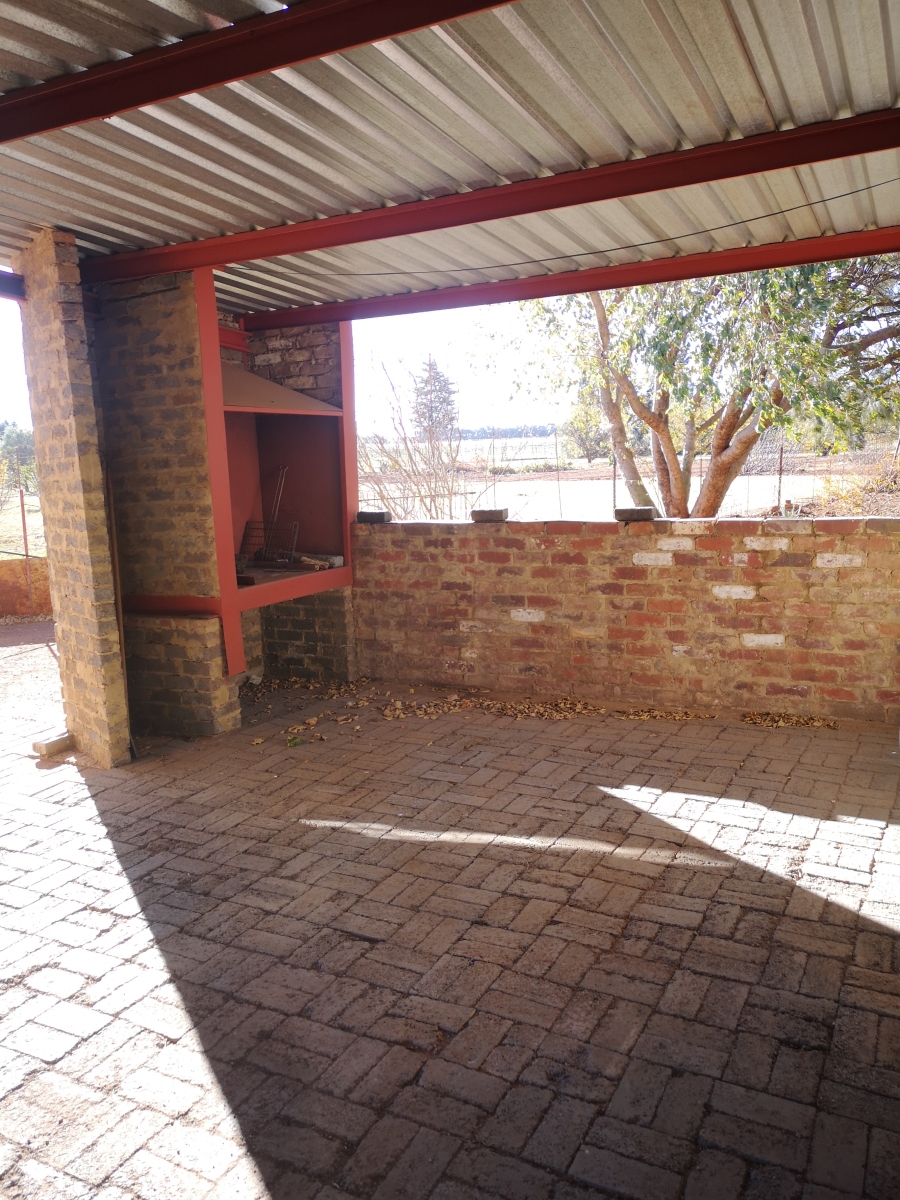 3 Bedroom Property for Sale in Van Der Merwes Kroon Gauteng