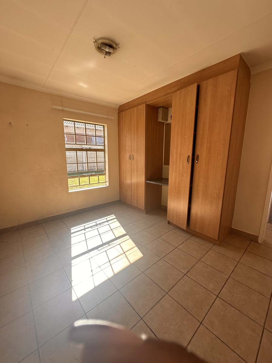 To Let 3 Bedroom Property for Rent in Thatch Hill Estate Gauteng