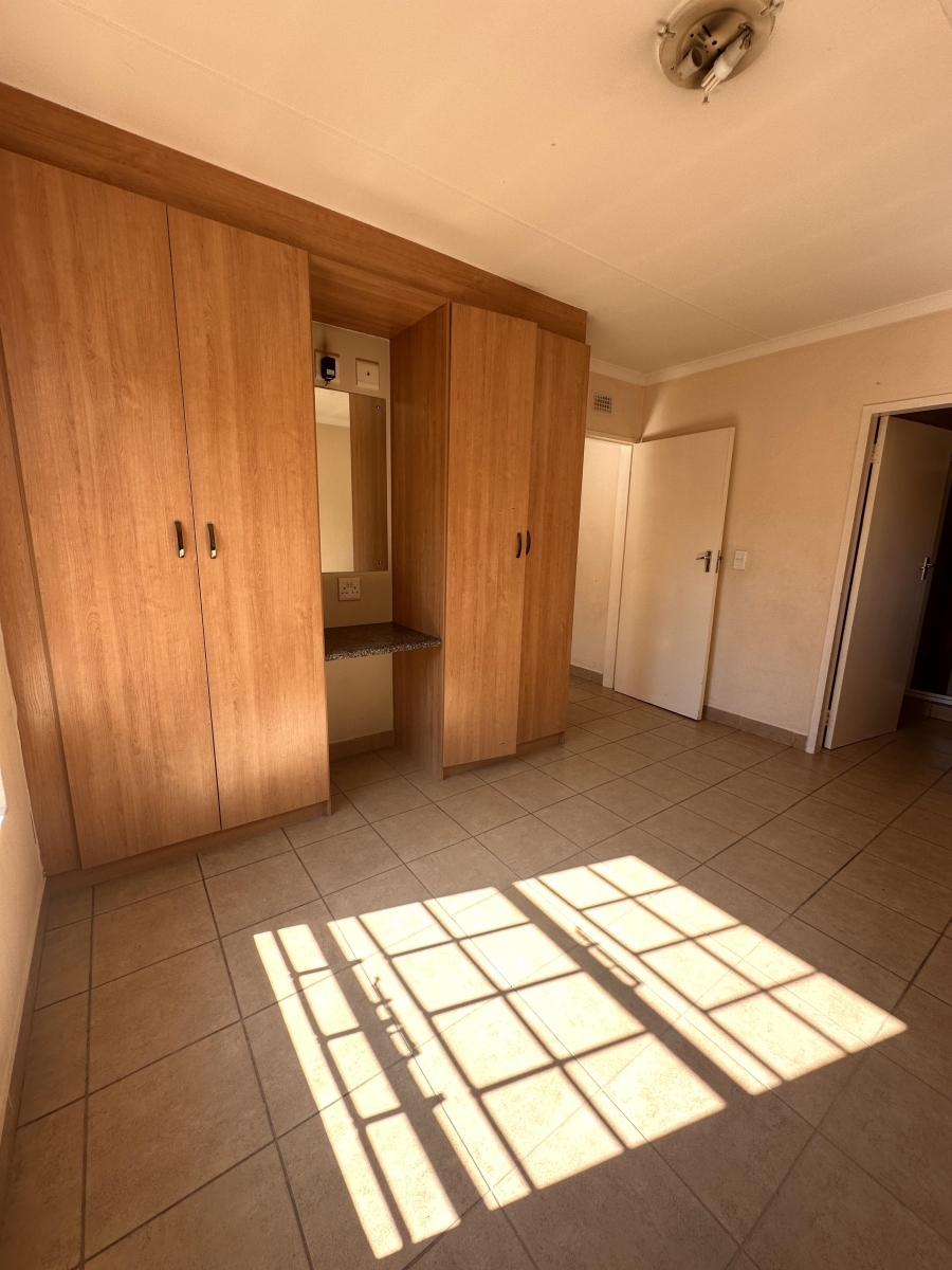 To Let 3 Bedroom Property for Rent in Thatch Hill Estate Gauteng