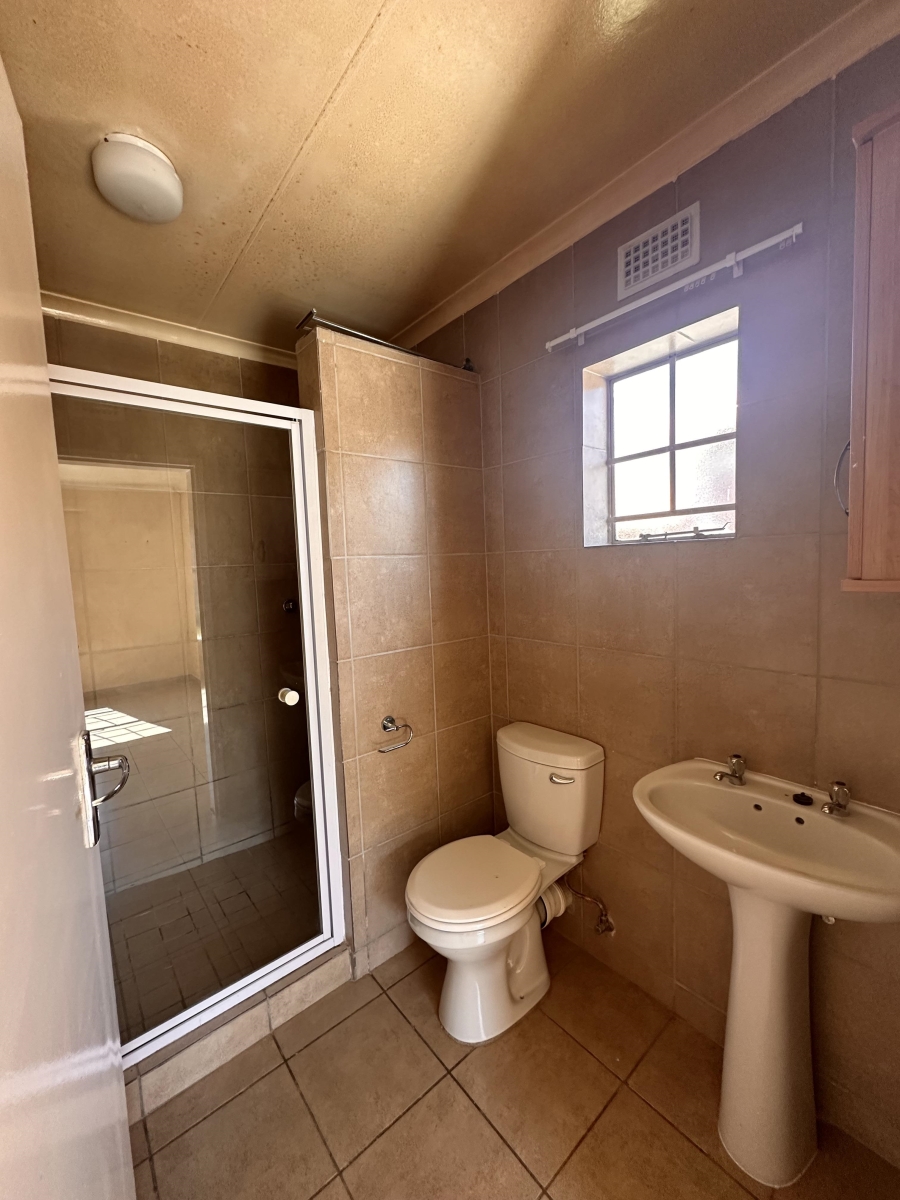 To Let 3 Bedroom Property for Rent in Thatch Hill Estate Gauteng