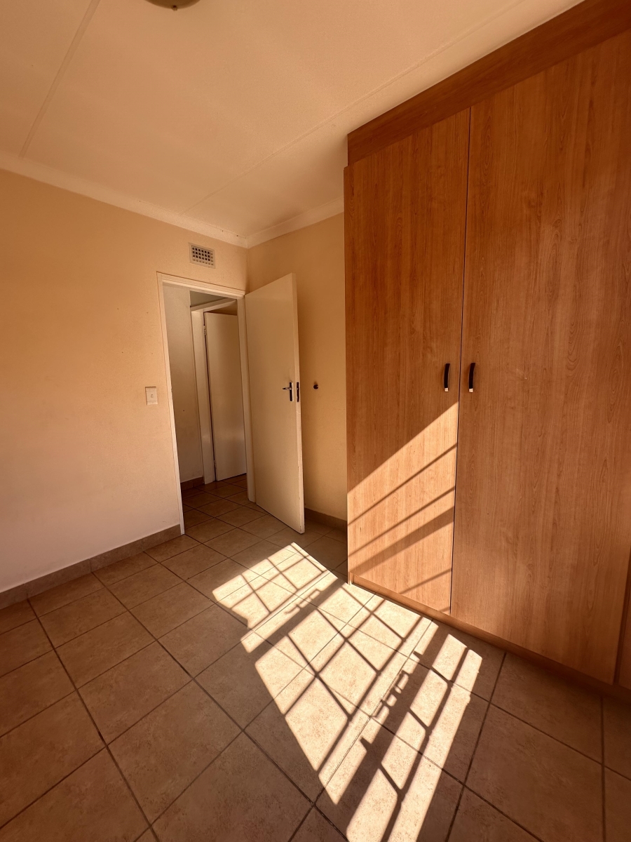 To Let 3 Bedroom Property for Rent in Thatch Hill Estate Gauteng