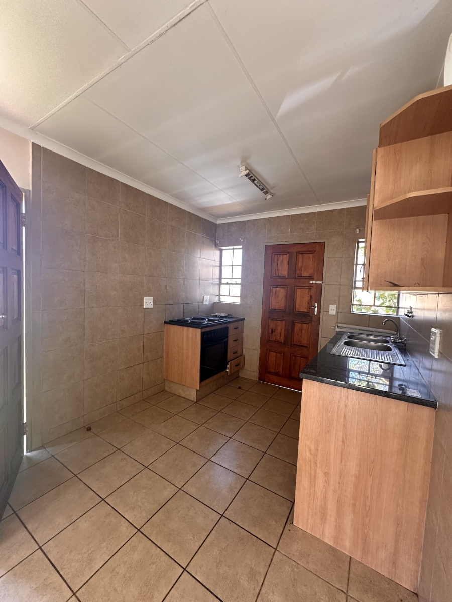 To Let 3 Bedroom Property for Rent in Thatch Hill Estate Gauteng