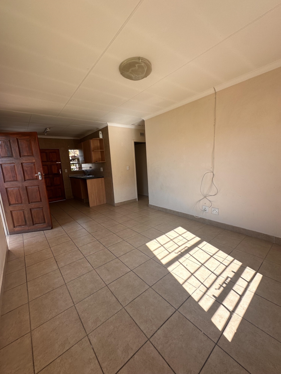 To Let 3 Bedroom Property for Rent in Thatch Hill Estate Gauteng