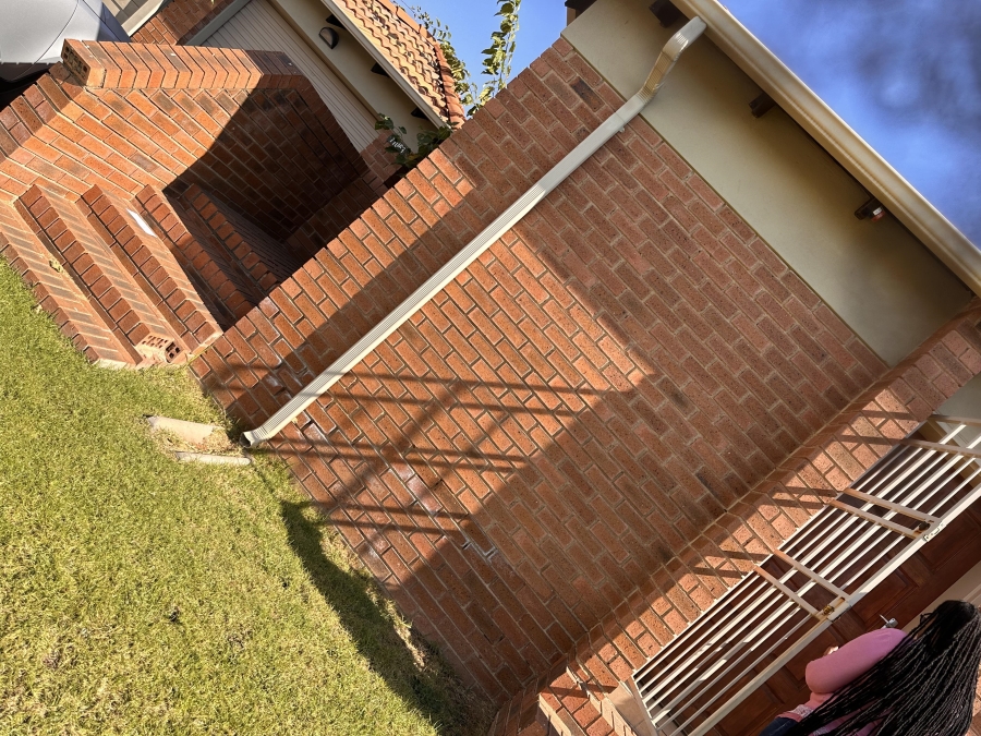 To Let 3 Bedroom Property for Rent in Thatch Hill Estate Gauteng