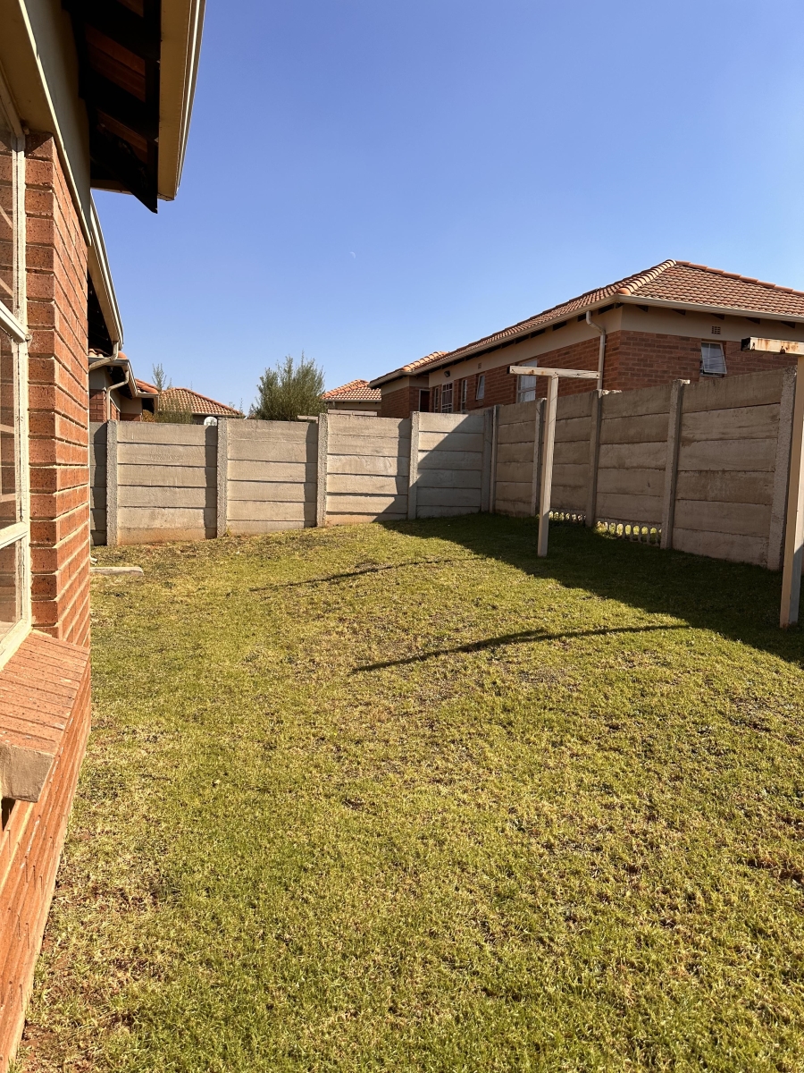 To Let 3 Bedroom Property for Rent in Thatch Hill Estate Gauteng