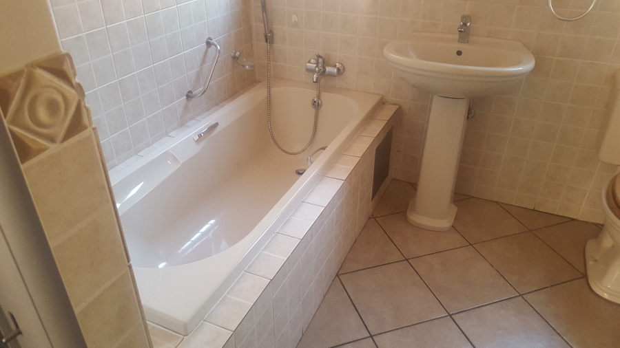 To Let 2 Bedroom Property for Rent in Montana Tuine Gauteng