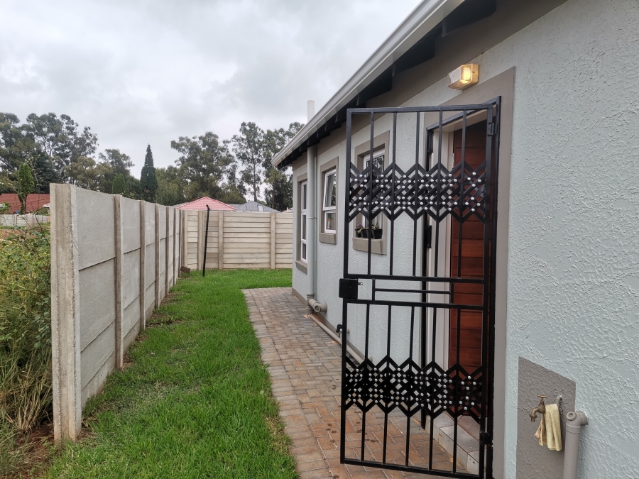 To Let 2 Bedroom Property for Rent in Brenthurst Gauteng