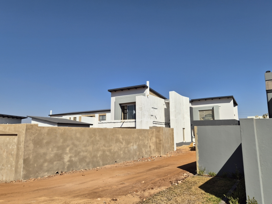 4 Bedroom Property for Sale in Midstream Heights Gauteng