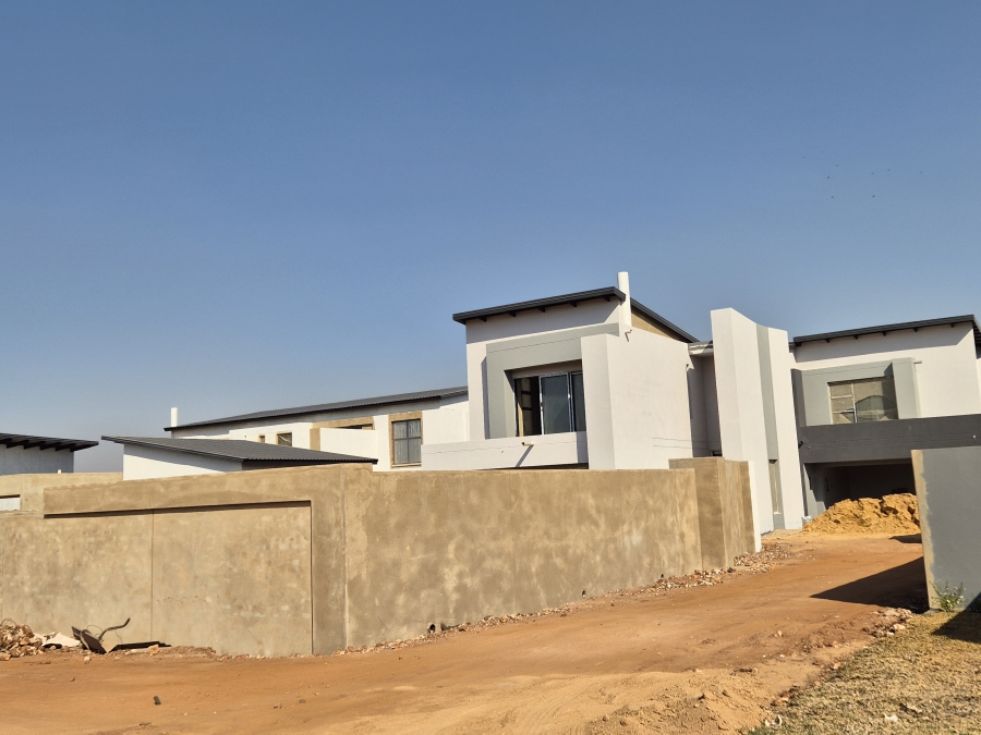 4 Bedroom Property for Sale in Midstream Heights Gauteng