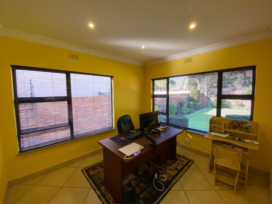 3 Bedroom Property for Sale in Sunward Park Gauteng