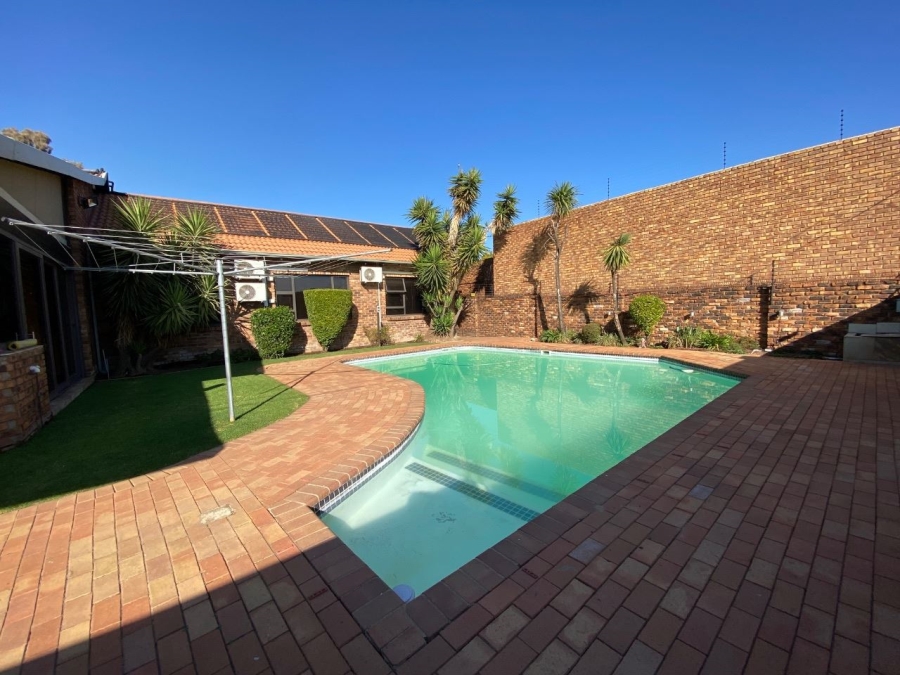 3 Bedroom Property for Sale in Sunward Park Gauteng