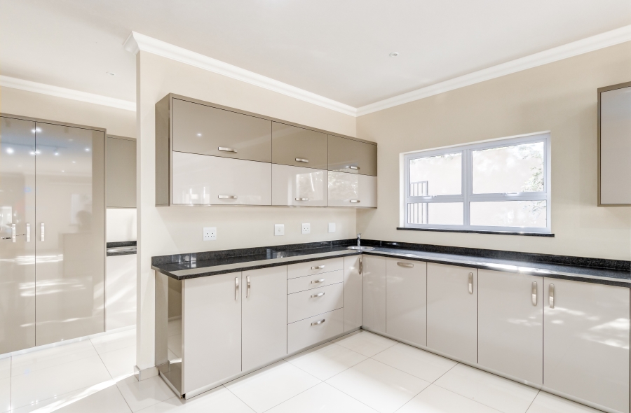 5 Bedroom Property for Sale in Craigavon Gauteng