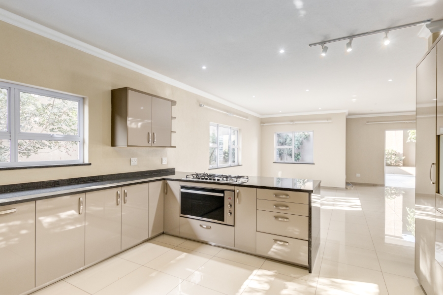 5 Bedroom Property for Sale in Craigavon Gauteng
