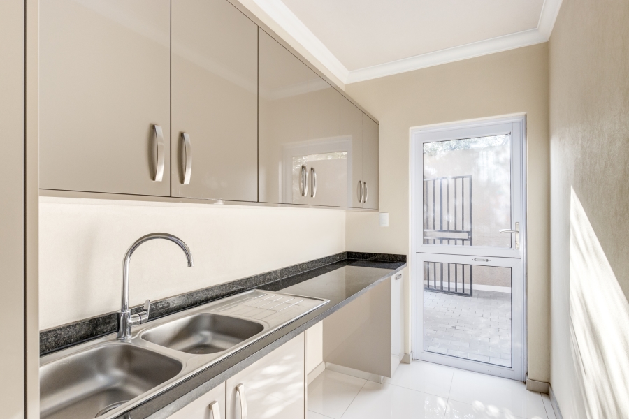 5 Bedroom Property for Sale in Craigavon Gauteng