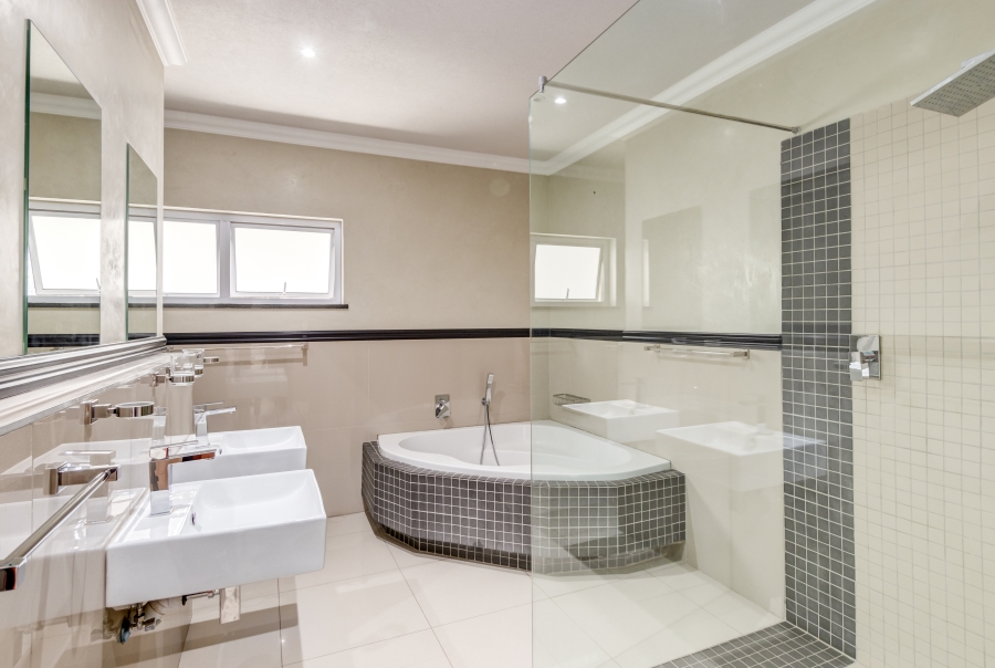 5 Bedroom Property for Sale in Craigavon Gauteng