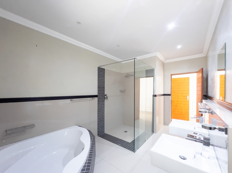 5 Bedroom Property for Sale in Craigavon Gauteng