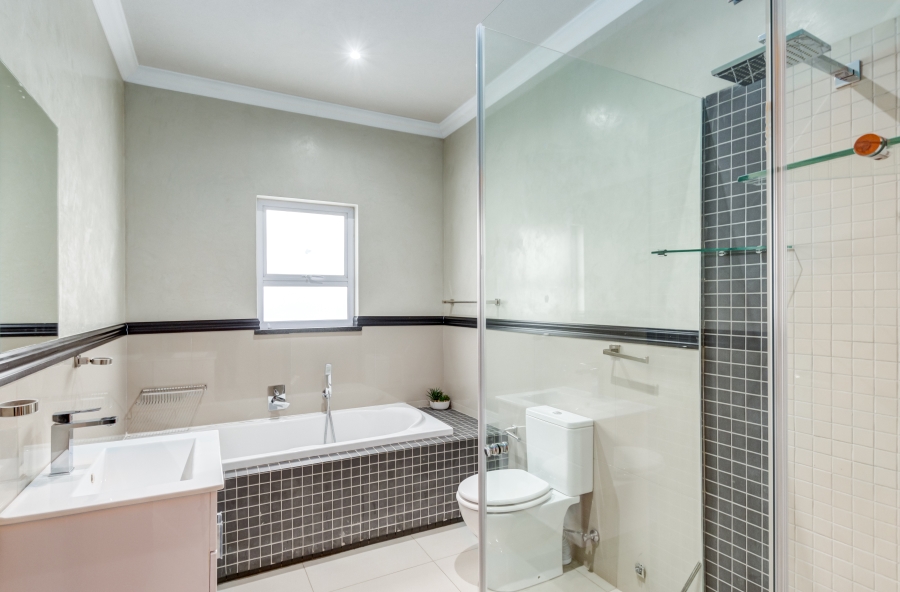 5 Bedroom Property for Sale in Craigavon Gauteng