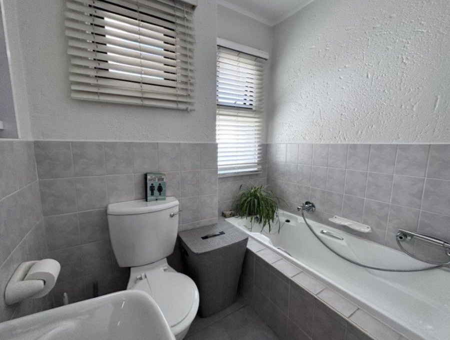 1 Bedroom Property for Sale in Dowerglen Ext 5 Gauteng