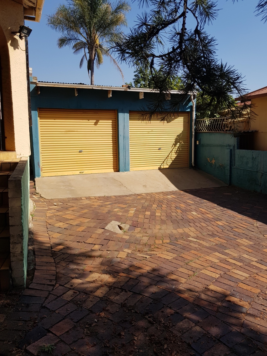 7 Bedroom Property for Sale in Kensington Gauteng