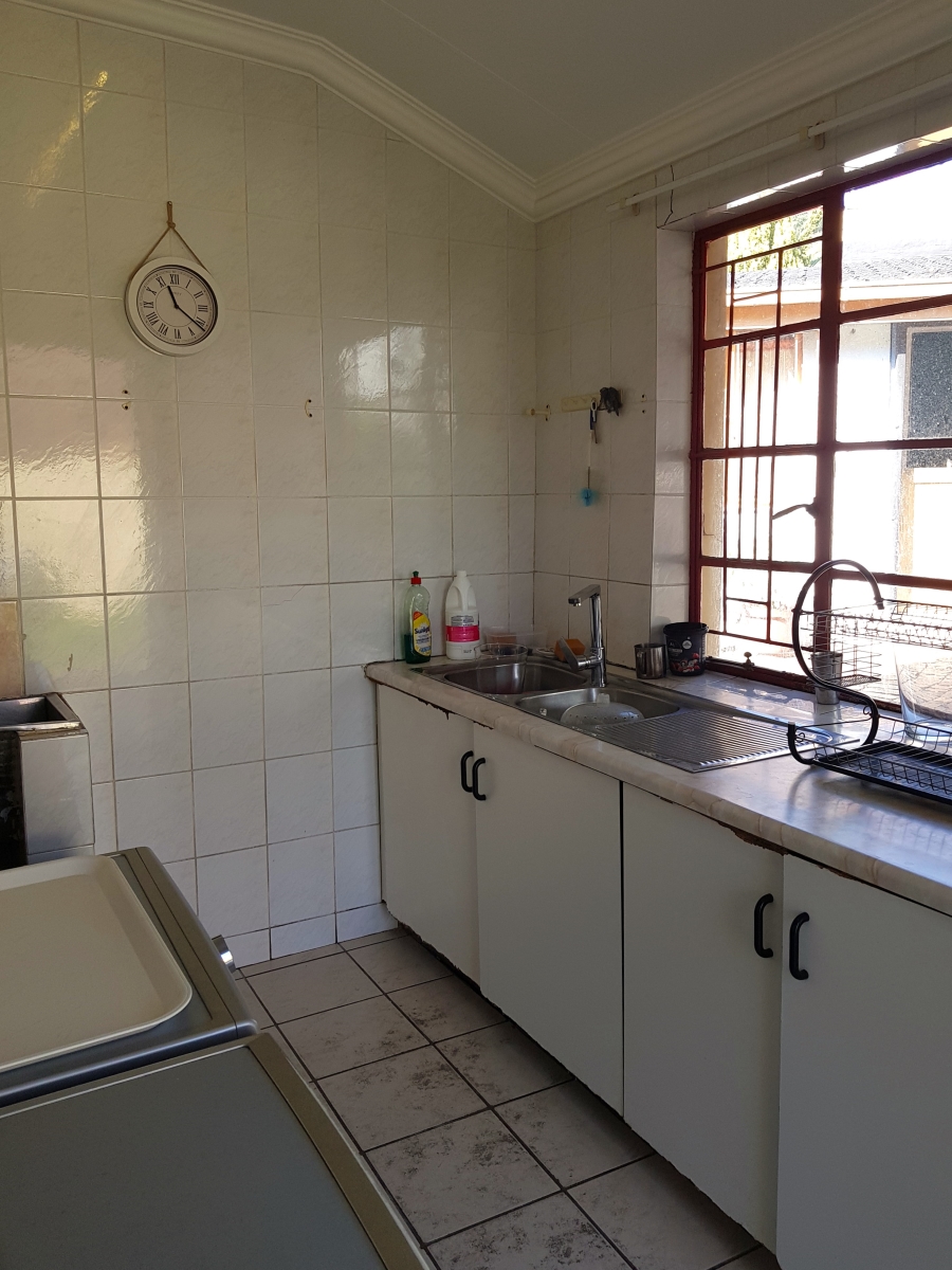 7 Bedroom Property for Sale in Kensington Gauteng