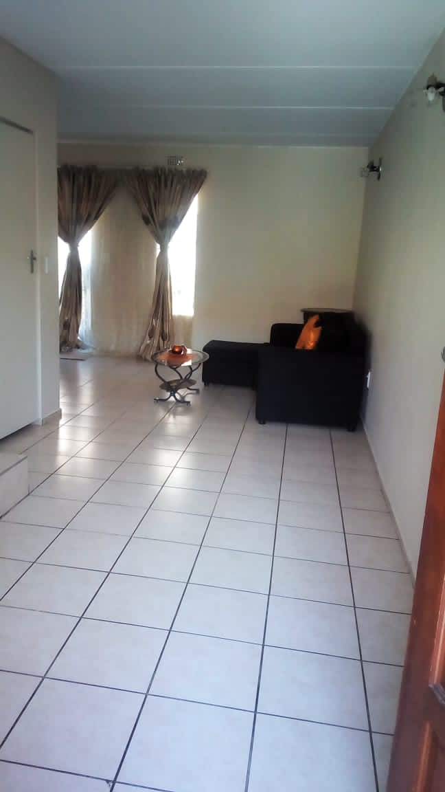 To Let 2 Bedroom Property for Rent in Crystal Park Gauteng