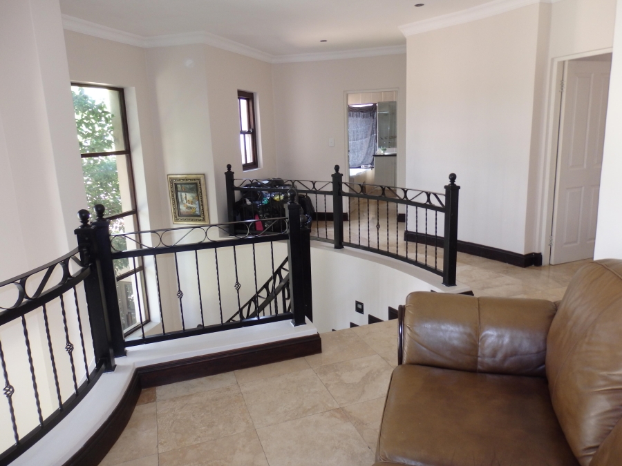 5 Bedroom Property for Sale in Blue Valley Golf Estate Gauteng