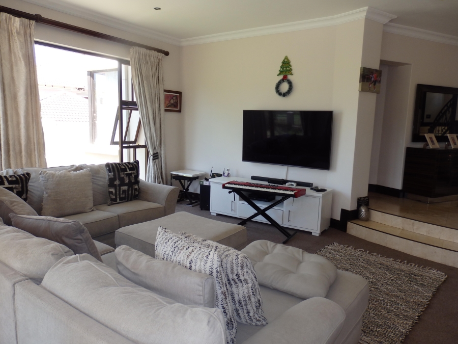 5 Bedroom Property for Sale in Blue Valley Golf Estate Gauteng