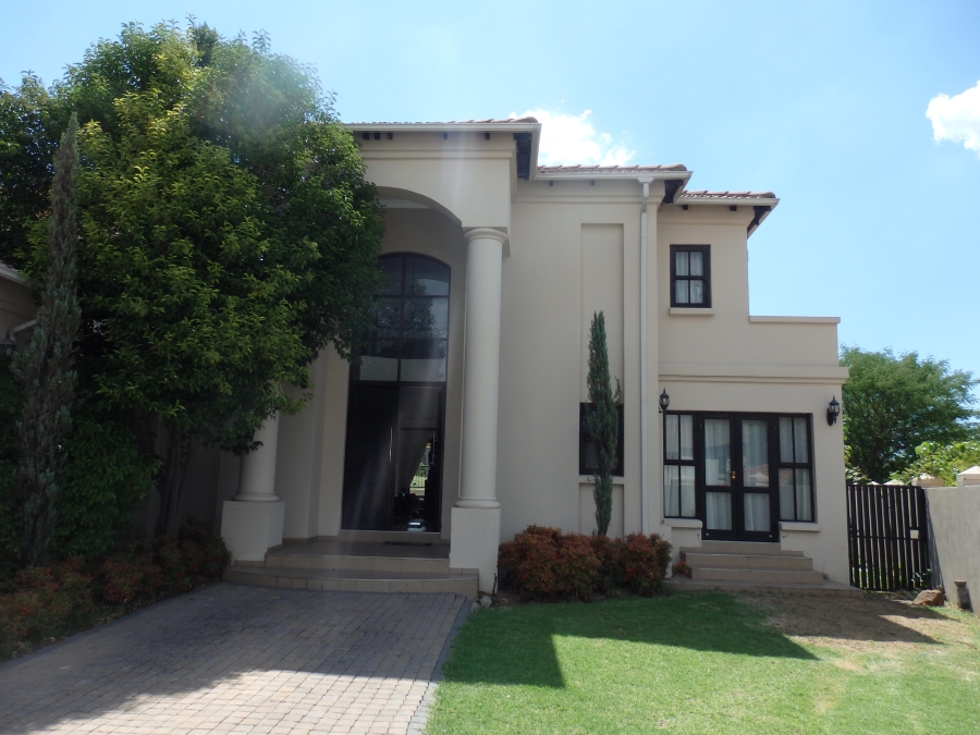 5 Bedroom Property for Sale in Blue Valley Golf Estate Gauteng