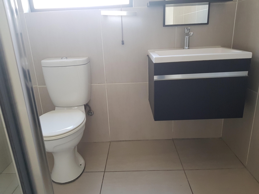 To Let 1 Bedroom Property for Rent in Greenstone Ridge Gauteng