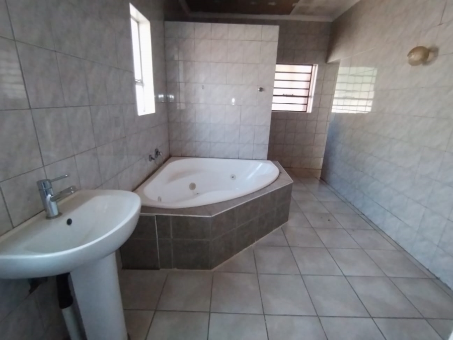 3 Bedroom Property for Sale in Birch Acres Gauteng