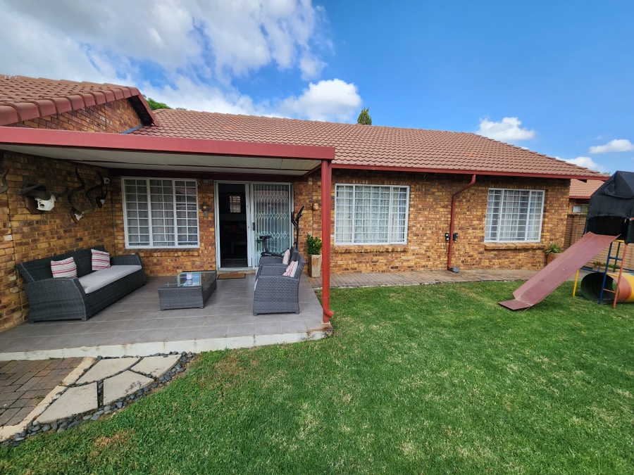 3 Bedroom Property for Sale in Equestria Gauteng