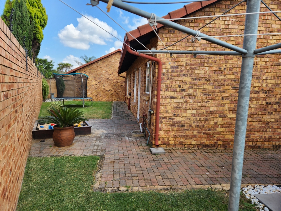 3 Bedroom Property for Sale in Equestria Gauteng