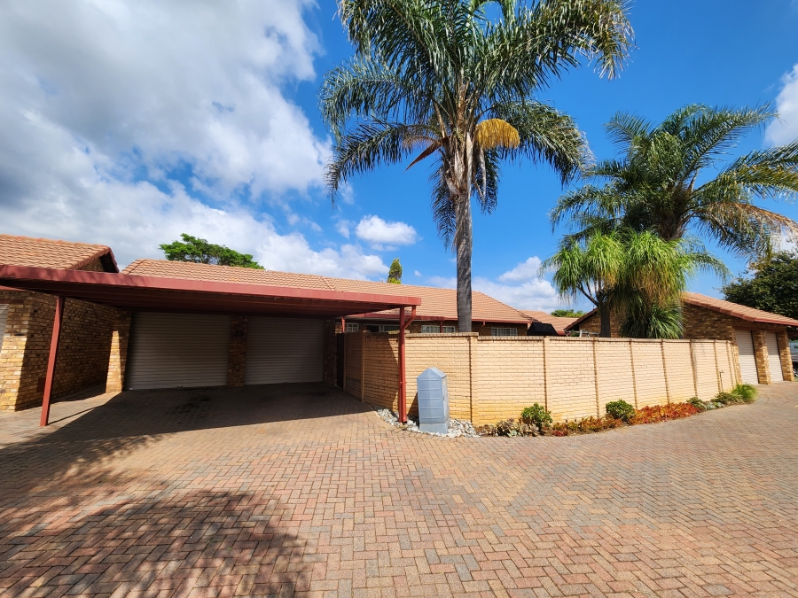 3 Bedroom Property for Sale in Equestria Gauteng