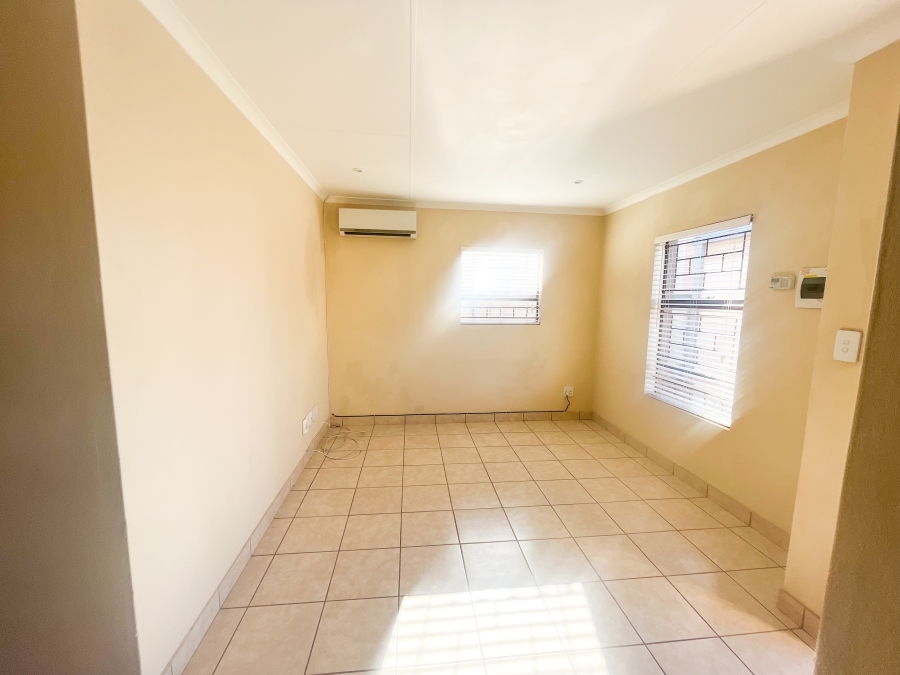 3 Bedroom Property for Sale in Kosmosdal Gauteng