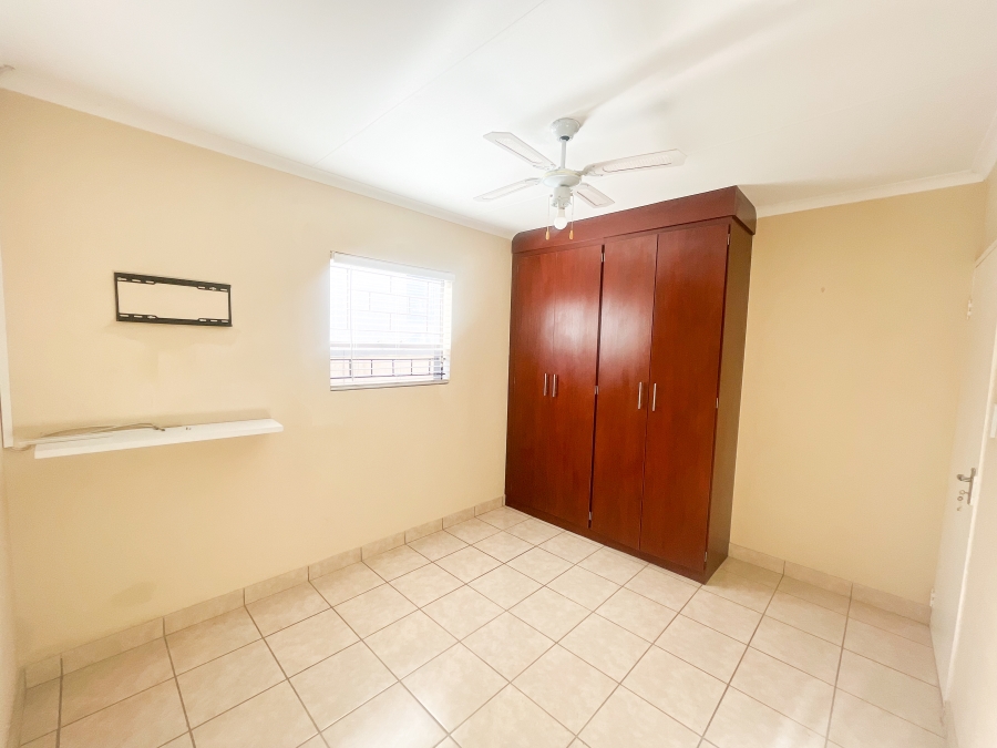 3 Bedroom Property for Sale in Kosmosdal Gauteng