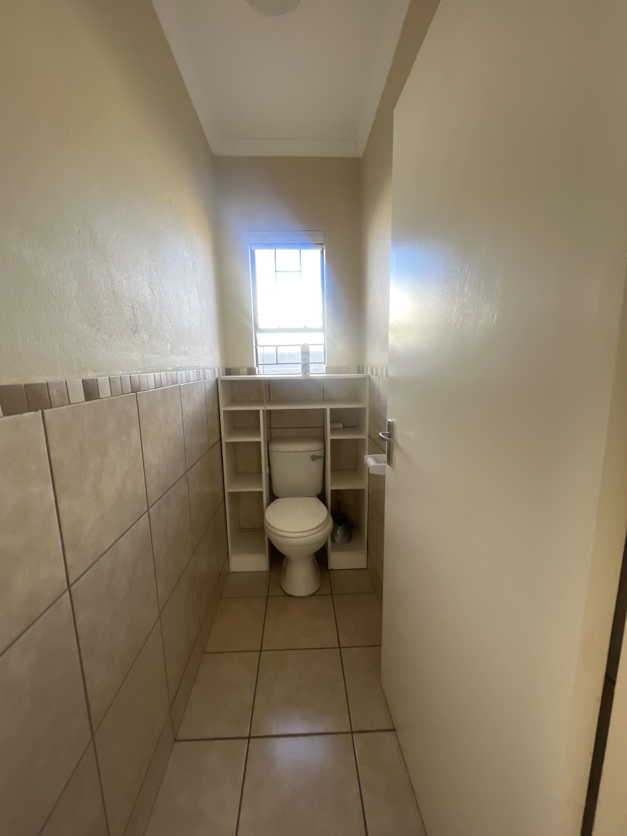 3 Bedroom Property for Sale in Kosmosdal Gauteng