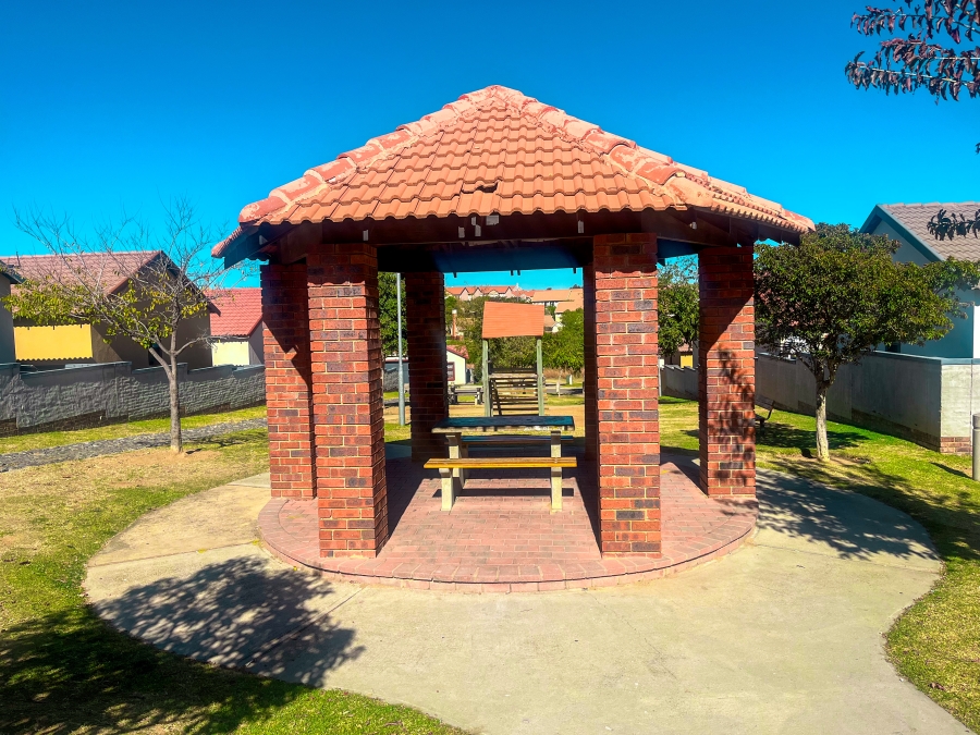 3 Bedroom Property for Sale in Kosmosdal Gauteng