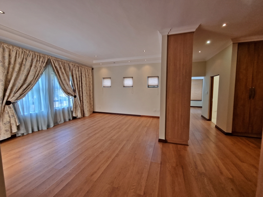 To Let 5 Bedroom Property for Rent in Midfield Estate Gauteng