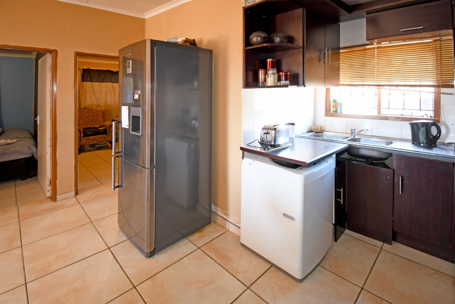 6 Bedroom Property for Sale in Cosmo City Gauteng