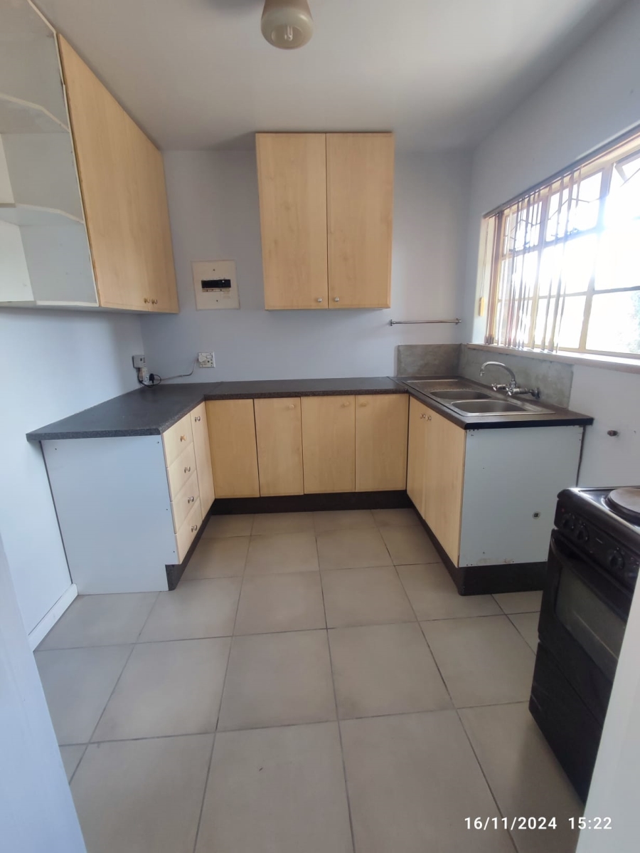 To Let 2 Bedroom Property for Rent in Dawnview Gauteng