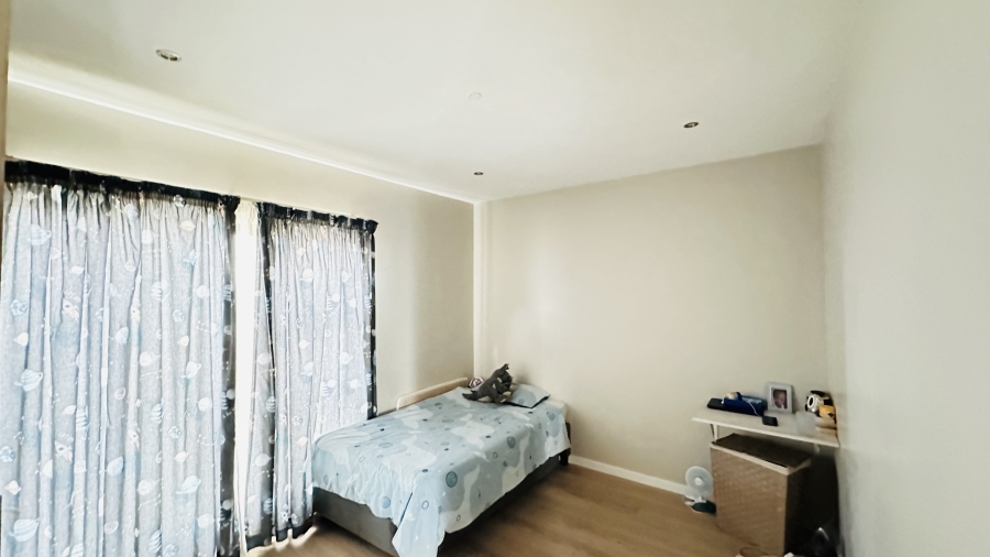 To Let 4 Bedroom Property for Rent in Midstream Ridge Gauteng