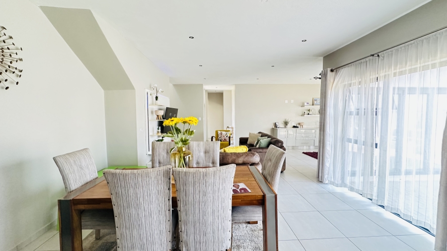 To Let 4 Bedroom Property for Rent in Midstream Ridge Gauteng